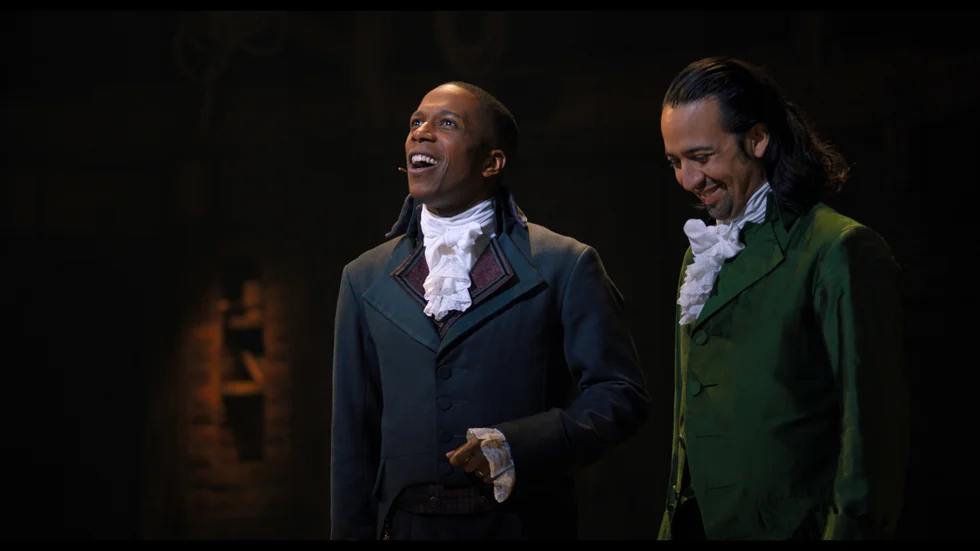 Leslie Odom Jr. och Lin Manuel Miranda spelar huvudrollerna som Aaron Burr respektive Alexander Hamilton i musikalen Hamilton.