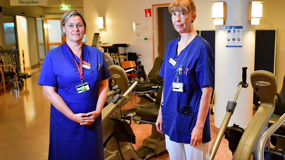 Överläkaren Cathrine Jonsson och läkaren Elisabet Åkesson på Stockholms sjukhem arbetar på slutenvårdsrehab av covid-patienter. I behandlingen ingår träning på sjukhemmets gym.