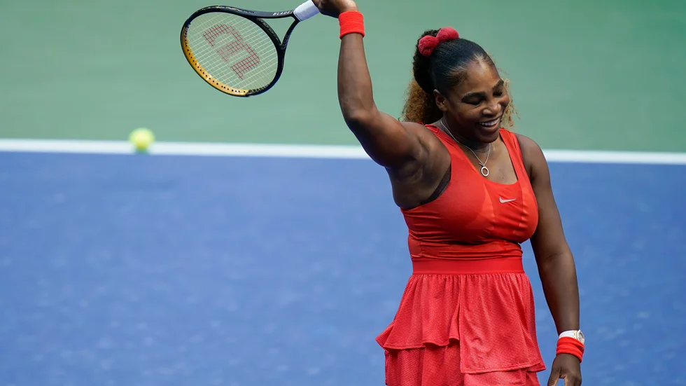 Serena Williams vann överlägset sin första match i US Open.