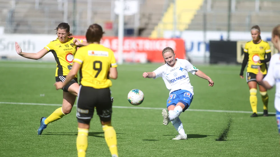 Ebba Sjögren har förlängt med IFK.