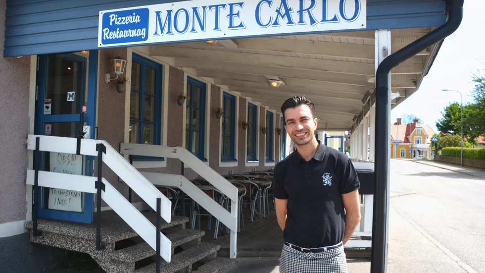 Enligt Muzaffer Tekbas, som äger Monte Carlo, så är gästerna bra på att respektera reglerna och hålla avstånd inne i restaurangen. 