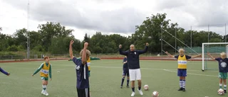 Populära profiler avlöser varandra på fotbollskollot