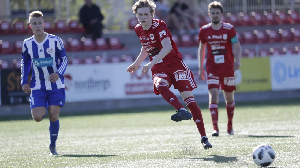 Gustav Nordh har gjort två mål på fyra matcher i division 1 för Team TG.