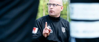 "Stellan lyfter ett varningens finger"