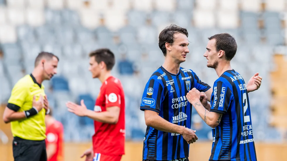 Hjalmar Ekdal och Adam Hellborg byter blåsvart mot blågult. 