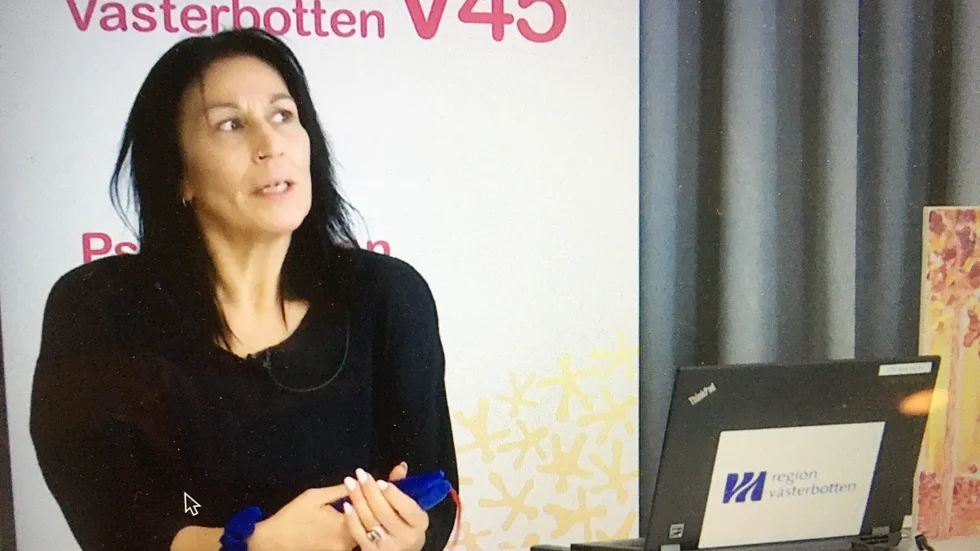 "Mamma jag kommer hem på tisdag. Tyvärr måste jag meddela att din son är död. Orden spelar som en LP-skiva som fastnat i min hjärna”, säger Kathia.