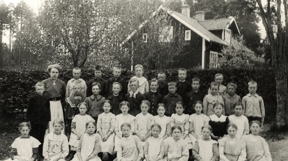 En skolklass i Ås skola i Sonstorp anno 1912.