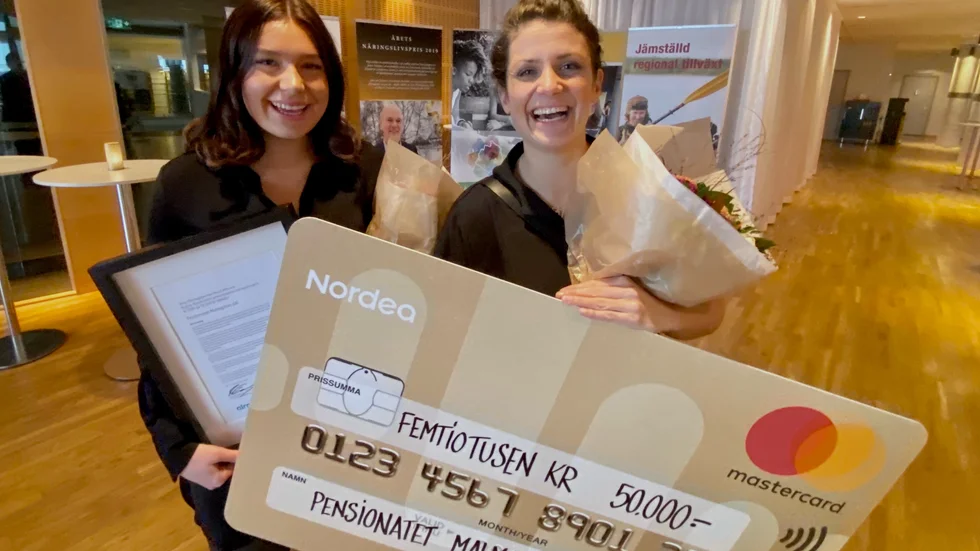 Glada pristagare: My Bergström och Lisa Hellmer, Pensionatet Malmgatan fick ta emot Näringslivspriset 2020.