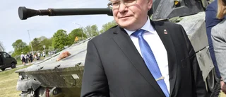 En försvarsministers dilemma   