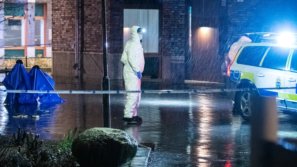 Den 10 mars i fjol sköts en 25-årig man ihjäl på Holma torg i Malmö. Nu åtalas två män för mordet. Arkivbild.