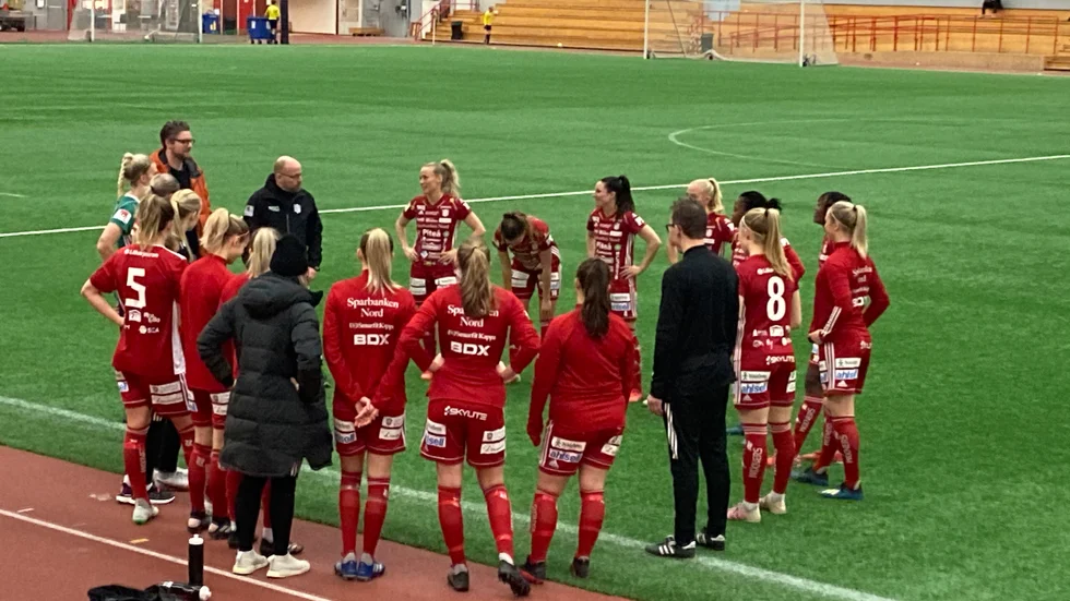 Piteå IF:s allsvenska damlag möter Djurgården i Sundsvall, långfredagen