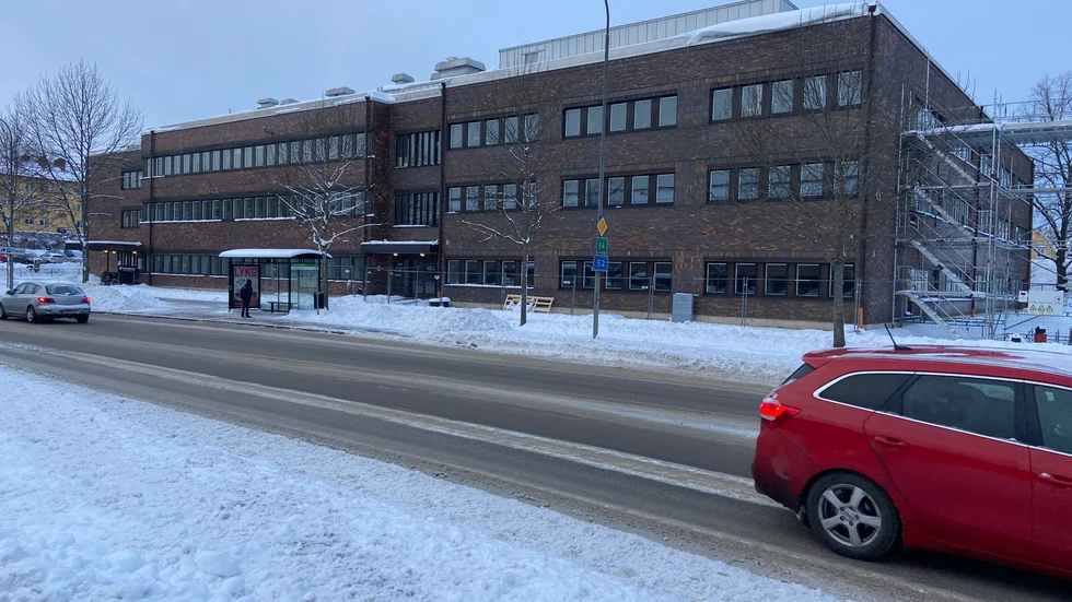 Budget för ombyggnaden av gamla Försäkringskassan har höjts till 140 miljoner kronor, men beräknas fortfarande vara en plusaffär för kommunen.