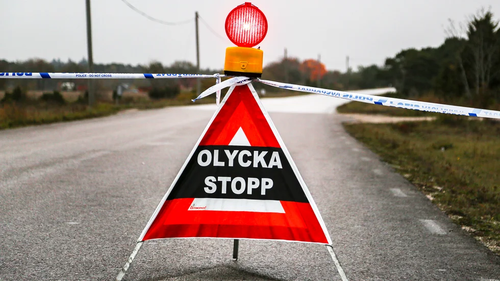 Tre personer ska ha färdats i bilen.