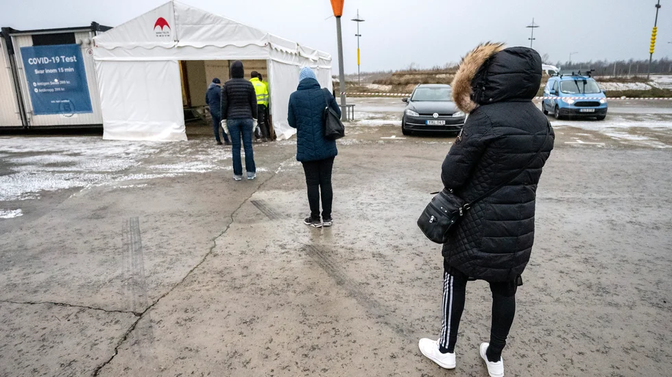Kö för covid-test i Malmö. Arkivbild.