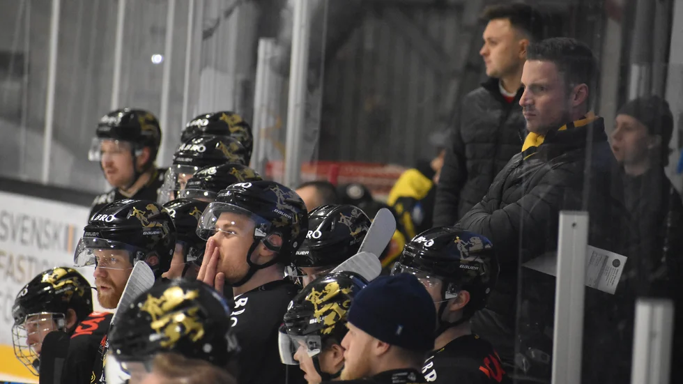 Phil Horsky, tränare i Vimmerby Hockey, är medveten om det stora hotet hos Huddinge: Powerplay-spelet. 