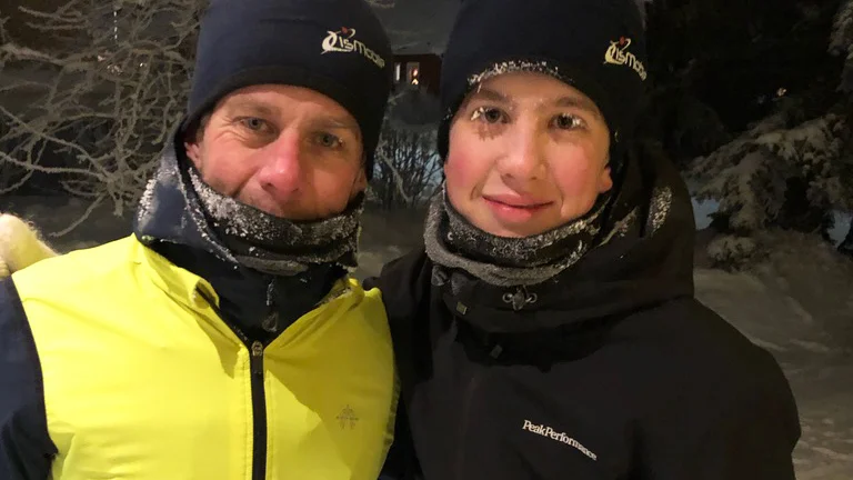 För många är 10 000 steg om dagen en rejäl utmaning. Daniel och Ville Bergström bestämde sig för att satsa på det tiodubbla.
