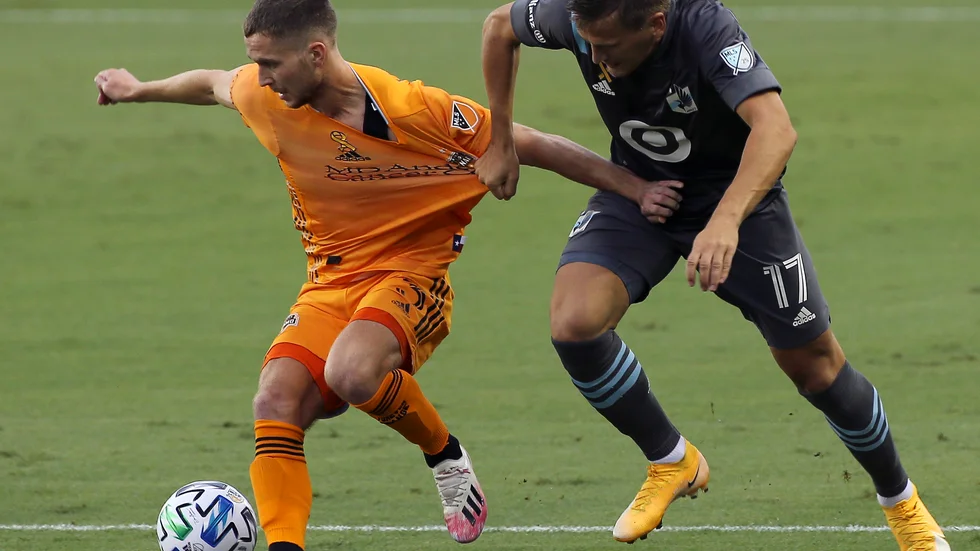 2018 lämnade Nyköpingskillen Adam Lundqvist allsvenska Elfsborg för spel i MLS med Houston Dynamo. Vänsterbacken har varit given i laget den gångna säsongen.