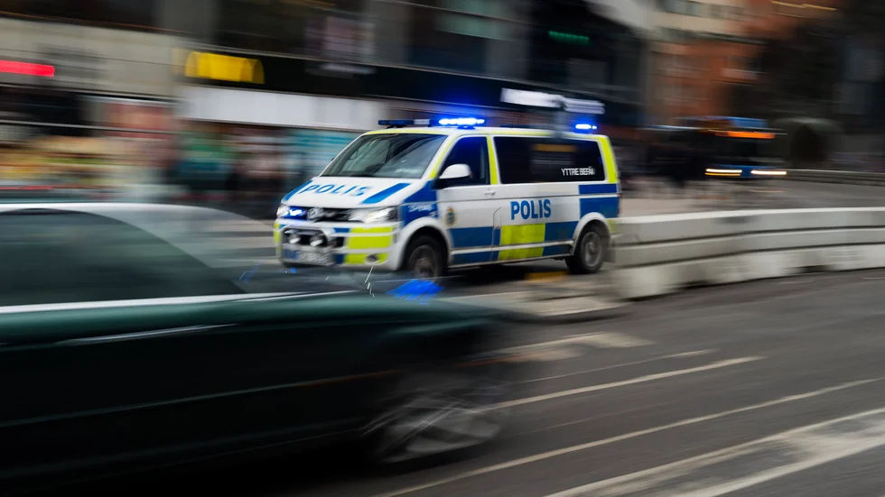 En man i Eskilstuna har gripits misstänkt för bilrån och mordbrand. Arkivbild.