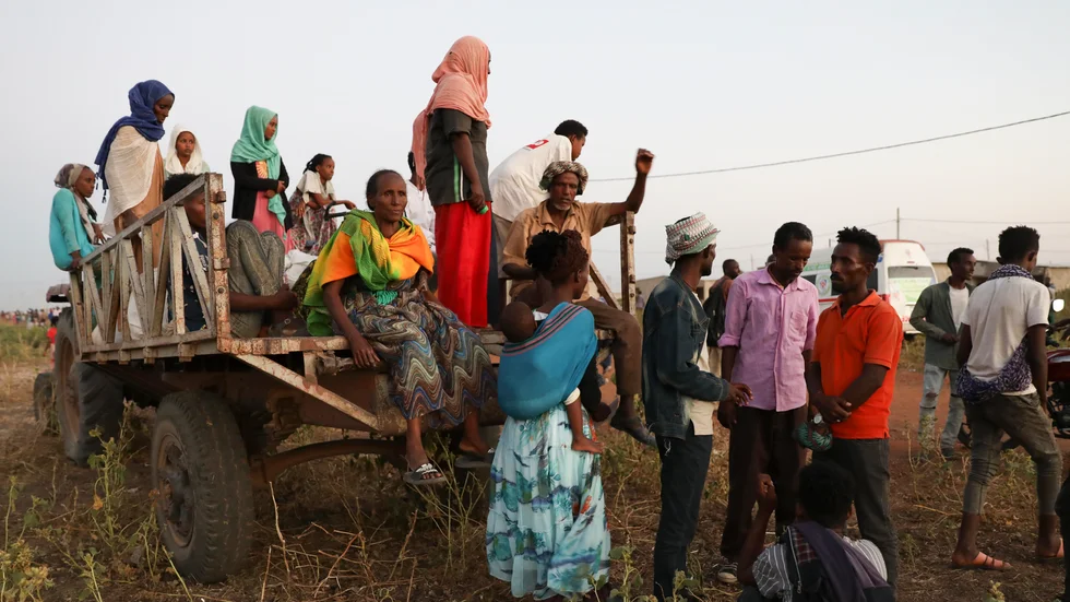 Etiopier som flytt till östra Sudan för att undkomma oroligheterna i den etiopiska delstaten Tigray. Bilden är från i söndags.