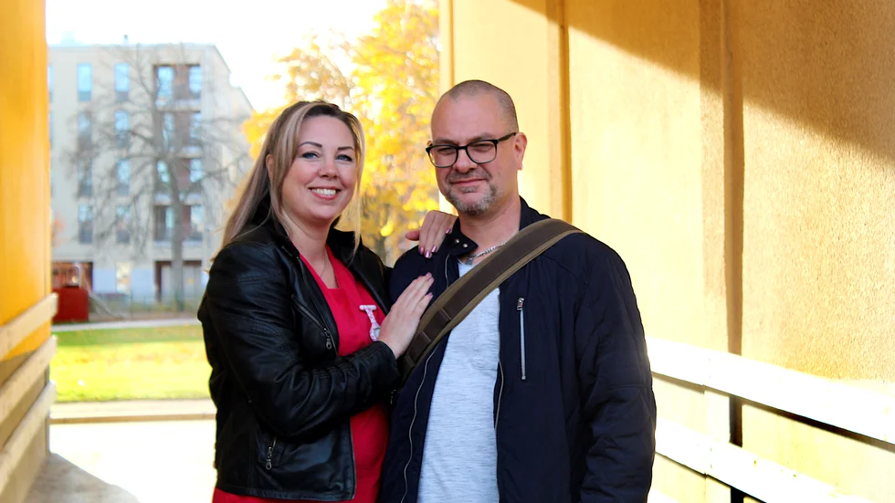 Det blev ingen resa till Maldivierna som planerat, men vad gör det? Just nu njuter Angelica och Anders av att de är vid liv.