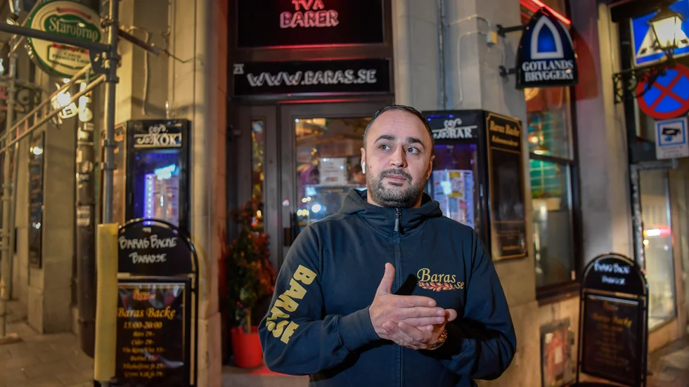 Restaurangchef Cetin Micman tycker att regeringens förbud mot att sälja alkohol efter 22 är orättvist - och ineffektivt.
