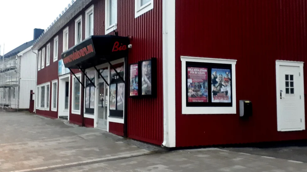 På torsdag visas gratis film för 12 till 20- åringar i Kalix. Kvällens film:  AnnaBelle comes home med åldersgräns 15 år. Det gäller inte i slutet sällskap vilket inbjudan innebär enligt bion. 