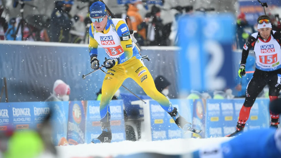 Sebastian Samuelsson hade problem efter ett stavbrott på första sträckan.