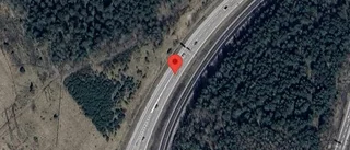 Två personbilar i trafikolycka på E4
