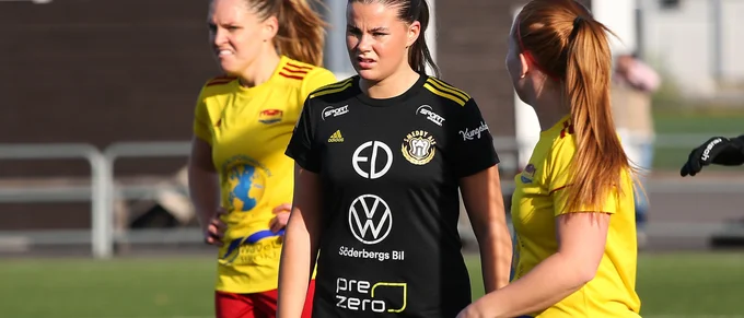 Smedby och Segeltorp Fotboll drabbar samman – se matchen direkt här
