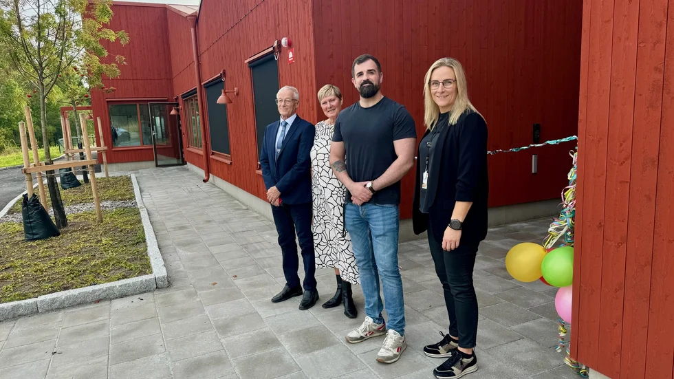Thord Modin (S), Carina Lundstedt, Rebin Ahmad och Anna Ekström var på plats när det nya LSS-boendet vid Husby tegelbruk på Selaön skulle invigas. 