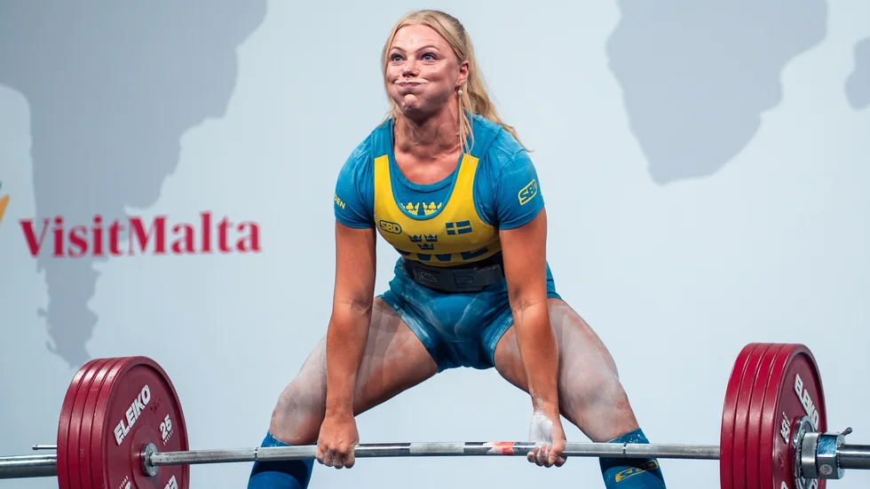 Alba Boström är säker på att hon kommer att passera det nuvarande världsrekordet i styrkelyft på 557,5 kilo.
