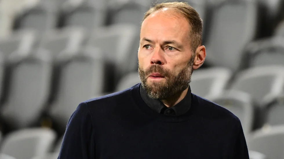IFK Norrköpings tränare Anders Alm blåser inte faran över.