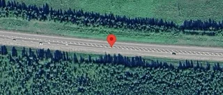 Stillastående personbil stör trafiken på E4