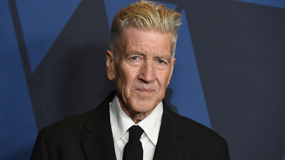 I onsdags 15 januari dog David Lynch, känd för bland annat "Twin Peaks", "Wild at heart" och "Mulholland drive". UNT:s krönikör Sonya Helgesson Ralevic hyllar en regissör som påminde oss om att våra själar är "fulla av mystik, mörker och märklig skit".