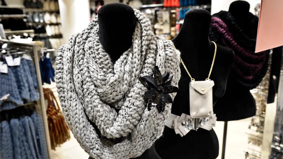 Kunden greps efter en flera timmar lång stöldrunda i samma butik i Motala. Nu har hon dömts.