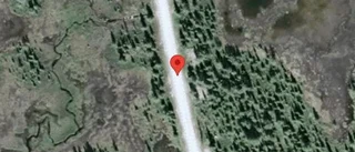 Stopp på väg 95 på grund av singelolycka med en lastbil