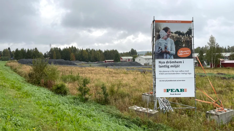 Det är fortfarande oklart när Peab kommer att återuppta byggprojektet i Sävast. "Vi vill självklart genomföra det", säger Stefan Israelsson, projektchef.