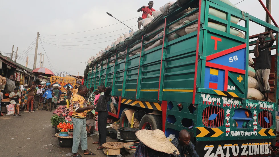 Trafikolyckor med överlastade lastbilar, tankbilar och transportfordon är återkommande i Nigeria. Arkivbild.