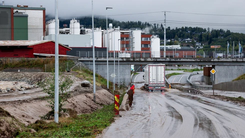 Blött på vägarna i Brumunddal.