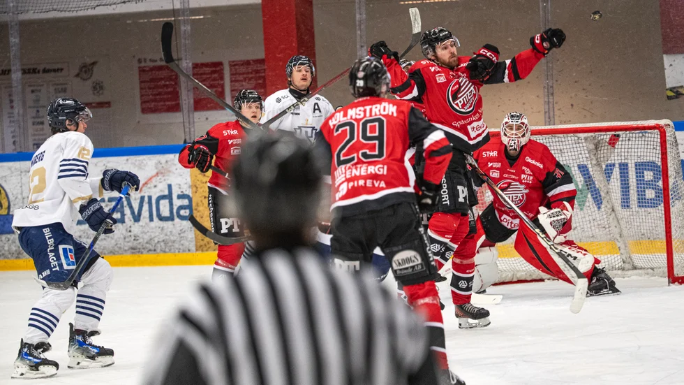Henrik Claesson säger att Piteå Hockey bjöd på fyra mål.