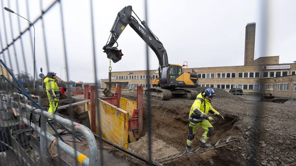 "De pengar som läggs på resecentrum kanske istället borde läggas på vapen, skyddsrum med mera", anser insändarskribenten.