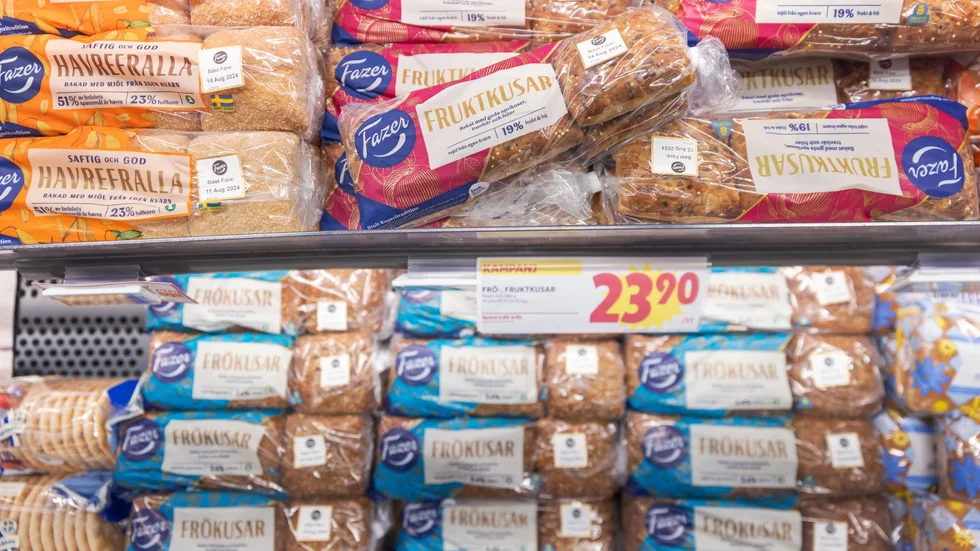 Bröd i matbutik.