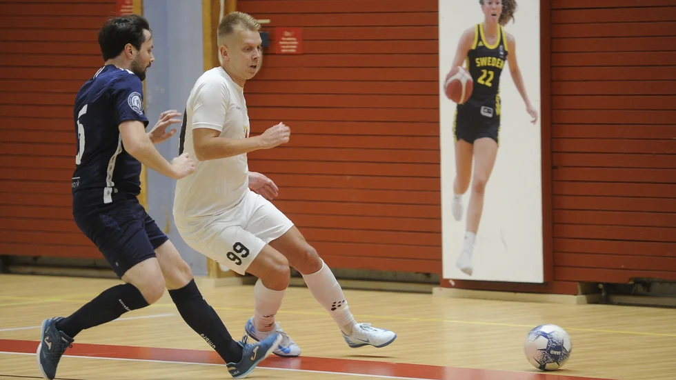 "Det är kul att vara med i en klubb som satsar" säger Timmy Österling, som byter division 3-spel till spel i sexan.