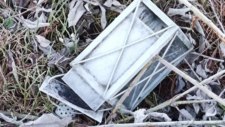 Flera anhöriga kommer att polisanmäla skadegörelsen på gravplatserna.