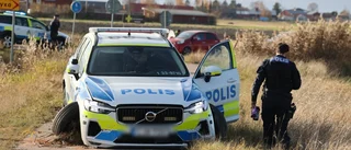Polisbil i trafikolycka – person till sjukhus