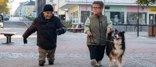 Helen, 48: "Det händer att människor smygfotar mig i en affär"