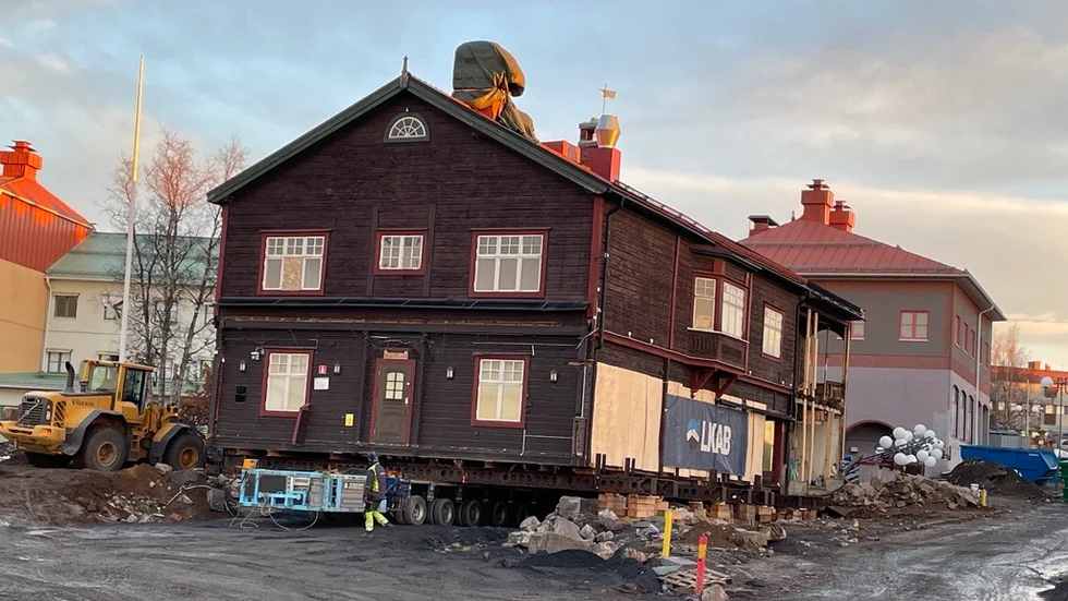 Nu flyttas Landströmska huset