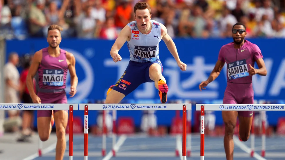 Karsten Warholm är specialist på 400 meter häck och bör ses som favorit mot Mondo, enligt Erik Hagberg.