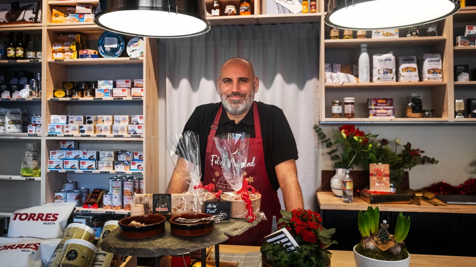Miguel Navarro har fått lägga i en hög växel för att tillsammans med sin fru få klart butiken sedan de fick nycklarna den första oktober. 