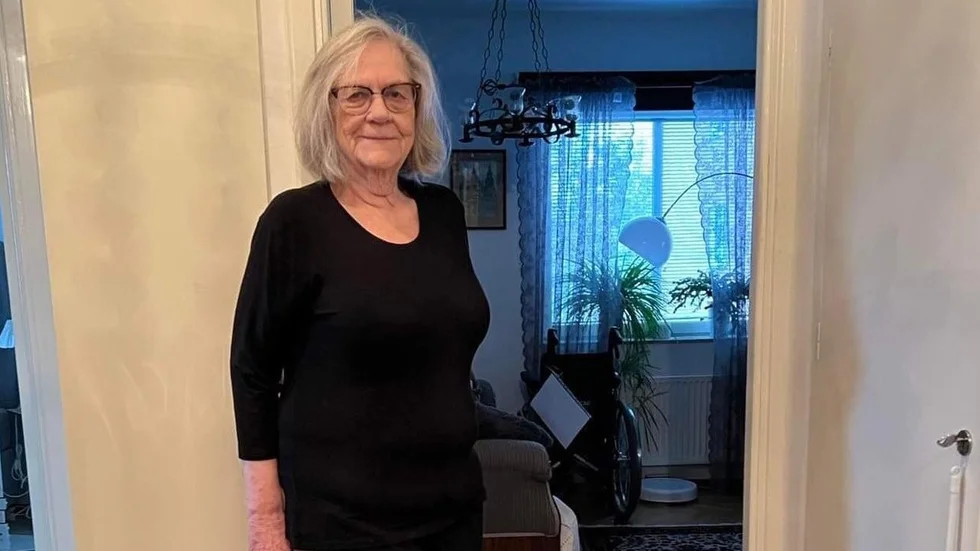 Ulla Henriksson Nordqvist, 76 år, i sin lägenhet i Katrineholm.